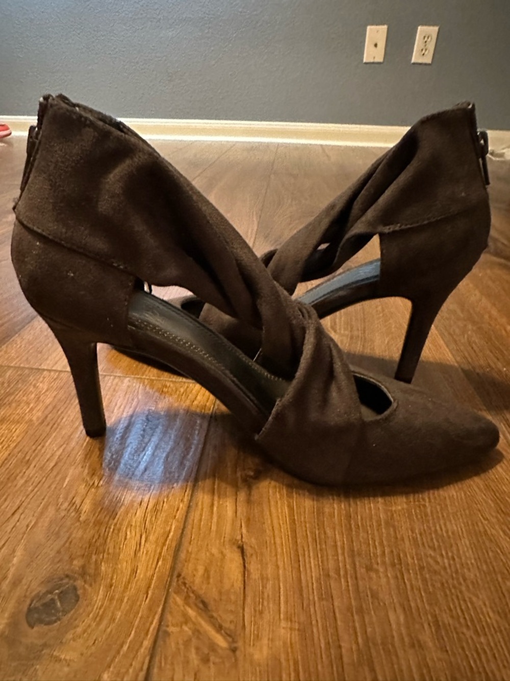 Women's Pewter  Suede Twist Strap High Heels 2 1/2 inch brand new